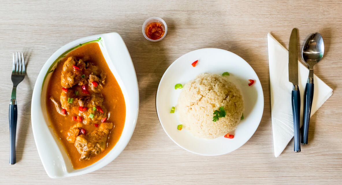 Kedjenou poulet et attiéké O'Dabali